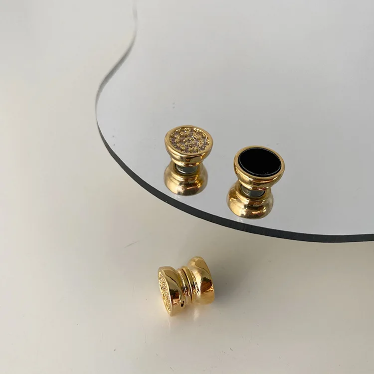

Cute Elegant Small Round Black No Piercing Magnetic Clip Earrings For Women Korean Fashion Charms Ear Jewelry