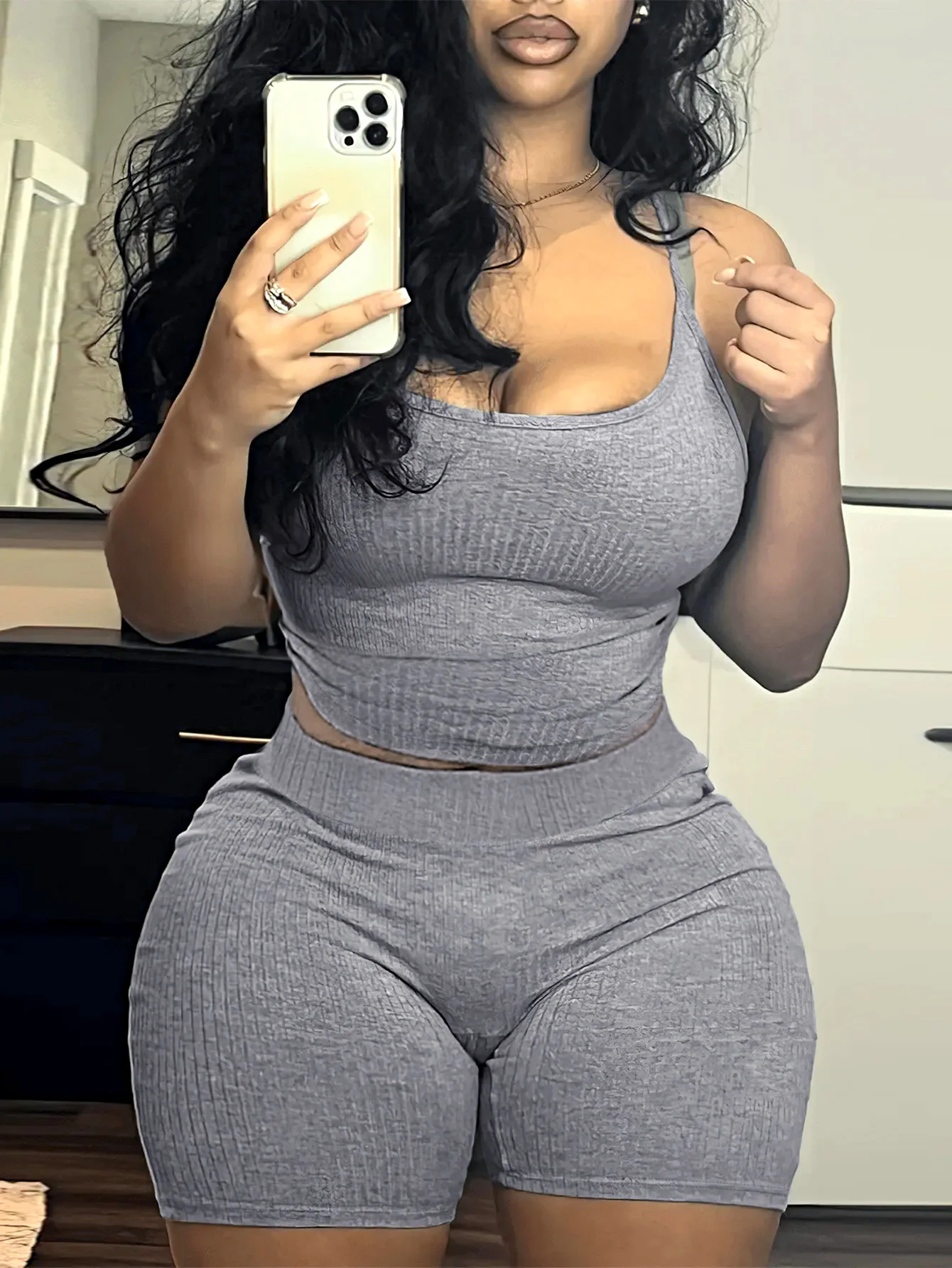 Комплект из двух предметов: Топ без рукавов и шорты