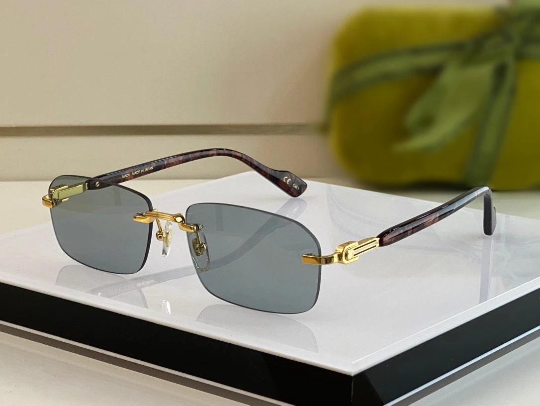 

Sunglasses For Unisex Summer 1221 Style Anti-Ultraviolet Retro Plate Square Frameless Glasses Random Box