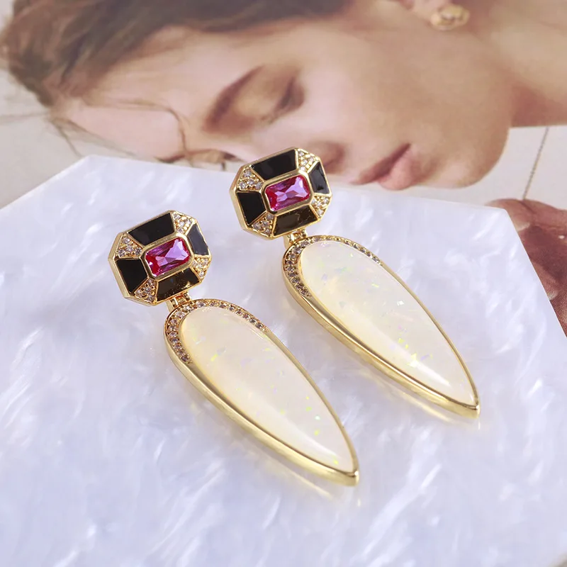 

European retro personality geometric colored resin sequins drop-shaped fashionable earrings for women vintage jewelry