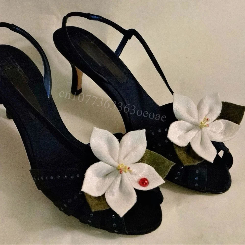 McNabney CN White Flower Decor Strap Sandals