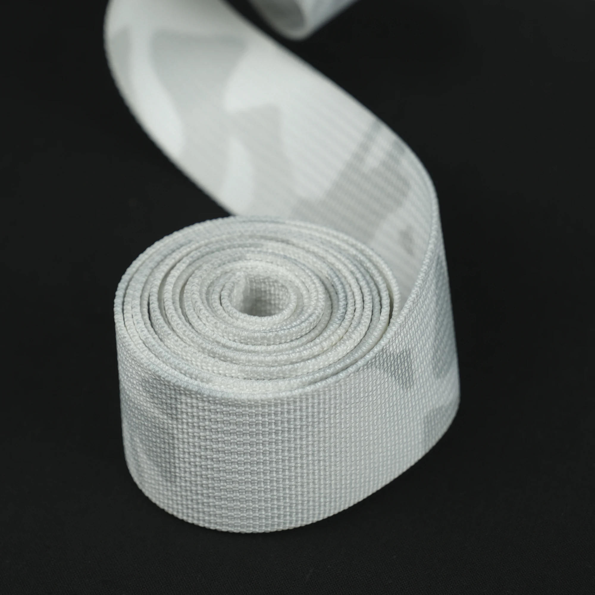 

Белоснежная камуфляжная лента CP