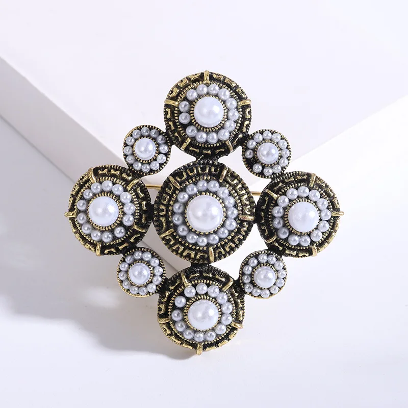 

Luxury Baroque Pearl Cross Brooches for Women Exquisite Clothing Jewelry Accessories Hollow Matte Metal Pins 2 Colors Available