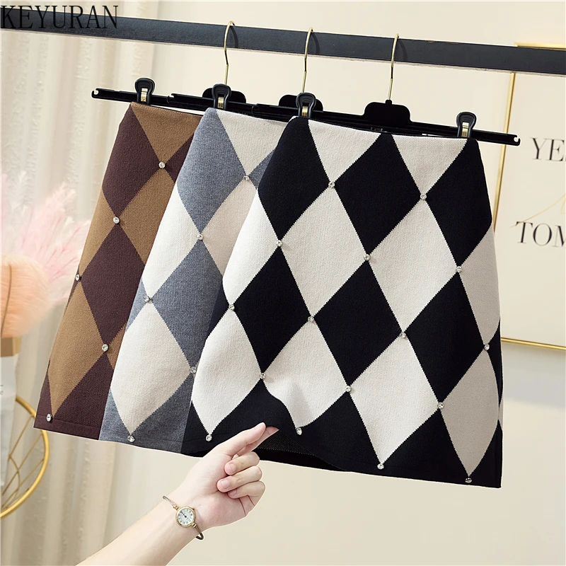 

Трикотажная юбка в клетку, с высокой талией, трапециевидного силуэта