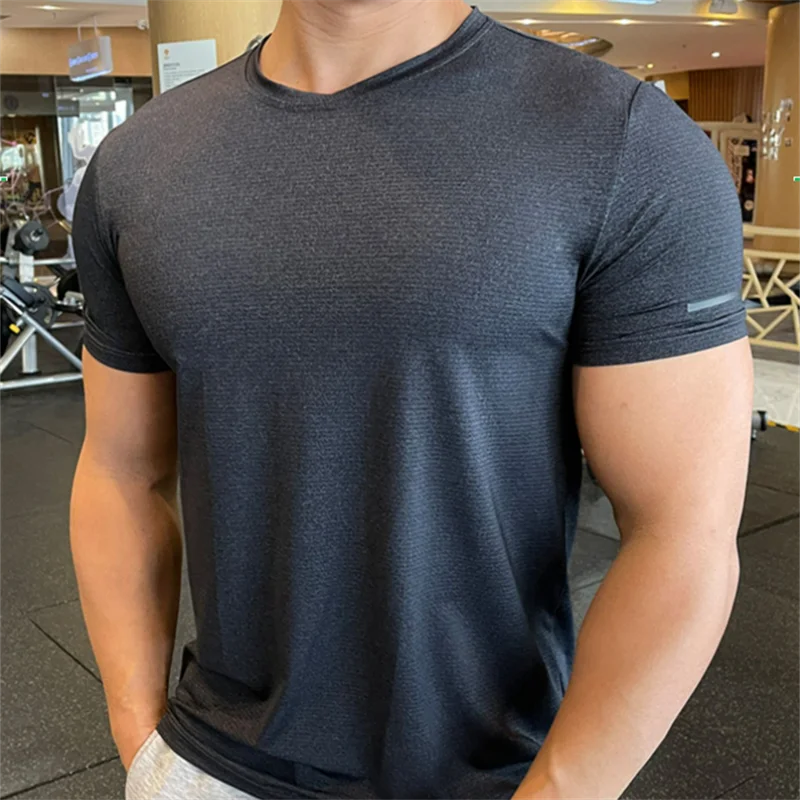 Men Breathable Quick Dry Short Sleeve Running T-shirts Workout Fitness Solid T Shirt Gym Tees For Man Outdoor Sports Clothing