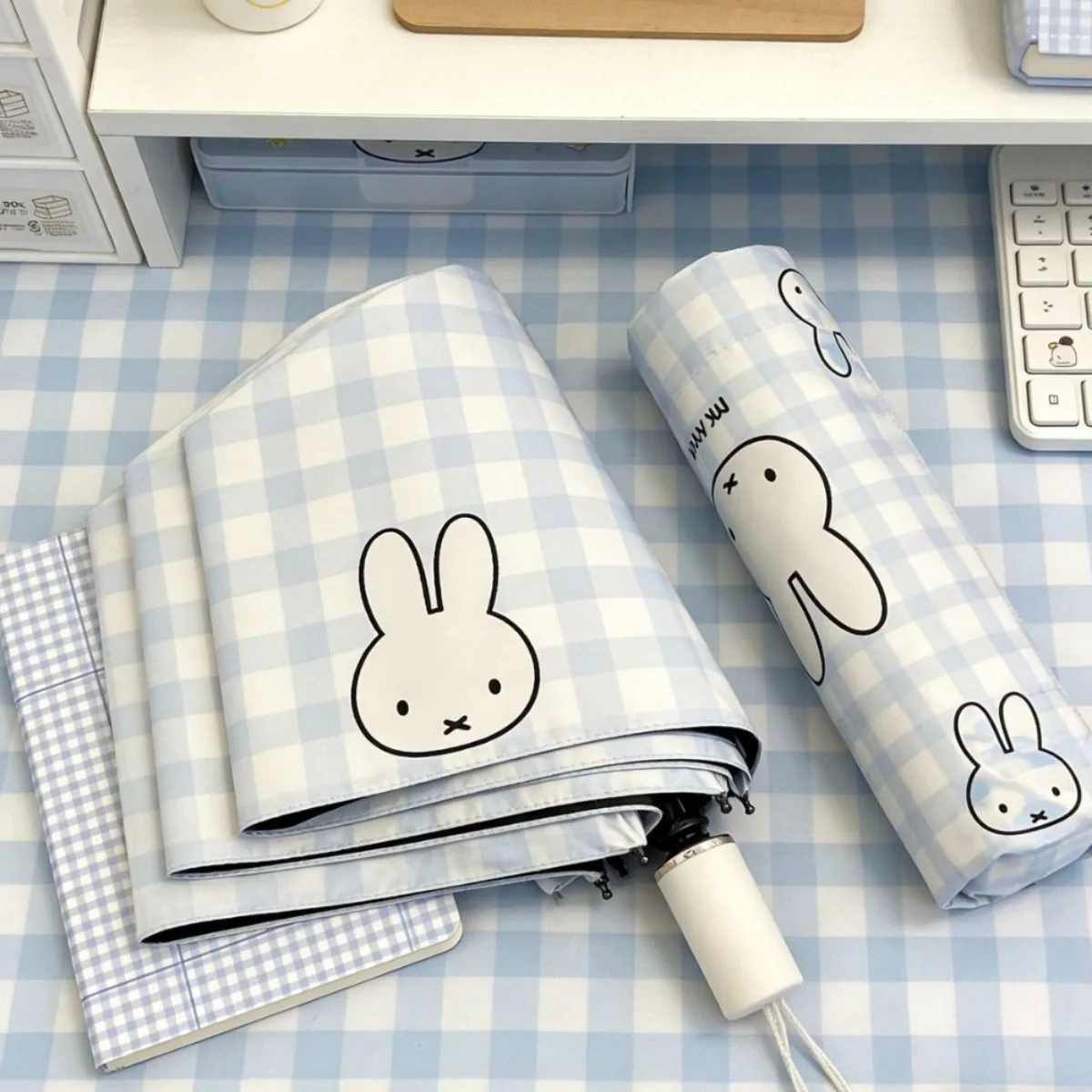 Фото Автоматический зонт Kawaii Miffy Miffy Rabbit для защиты от дождя и солнца, черный виниловый зонт с защитой от солнца, складной зонт от солнца №3