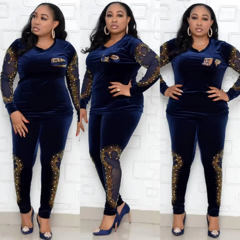 

2022 New Women's Fashion Elastic Golden Velvet Cut Hole Embroidery Hot Drill Set Long Sleeves Fashion Casual Female Clothing