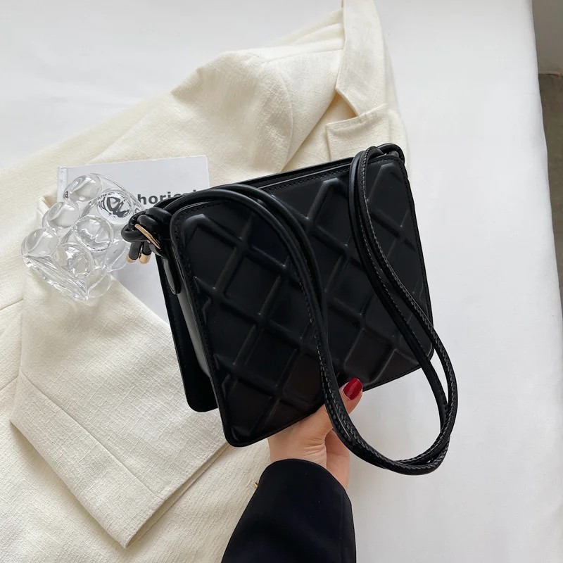 

Роскошная женская сумка, новая серия 2022, маленькая квадратная сумка, высокое качество, для отдыха, простая текстура, модная