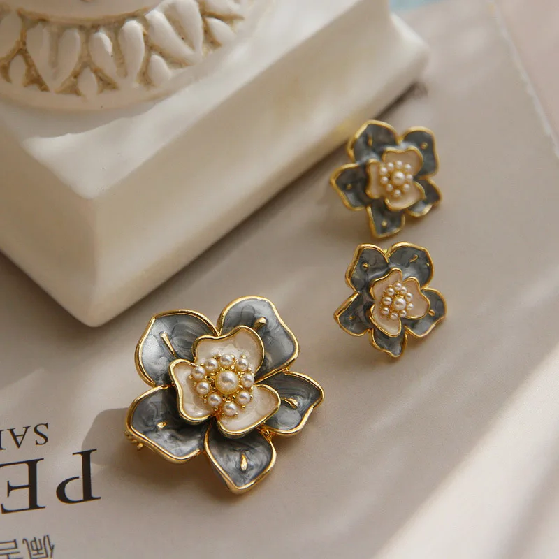 925 Silver Needle Korea Dongdaemun Fashion New Distinctive Pearl Camellia Earrings Internet Celebrity Elegant