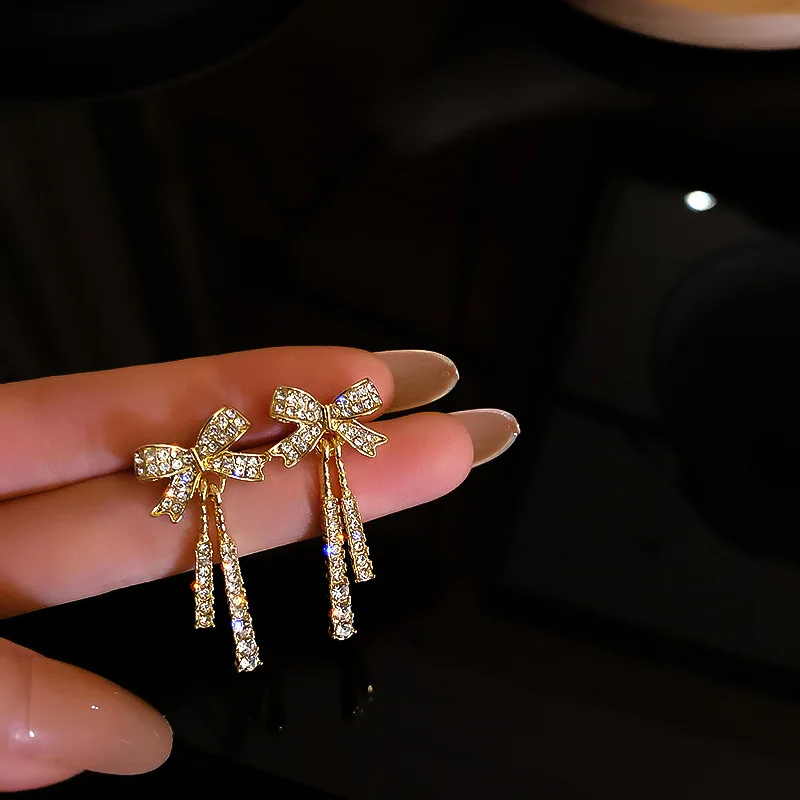 

Korean Fashion Diamond Bow Tassel Earrings For Women 2022 Temperament Simple Personality Exquisite Simple Versatile Jewelry Gift