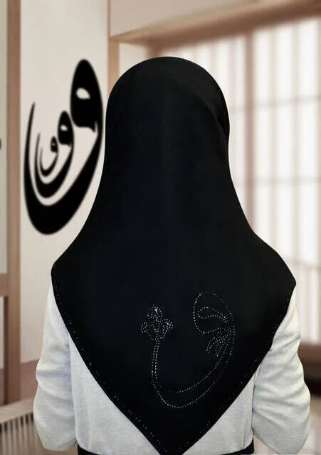

IQRAH Medina Its Silk The Vavle Black kerchief