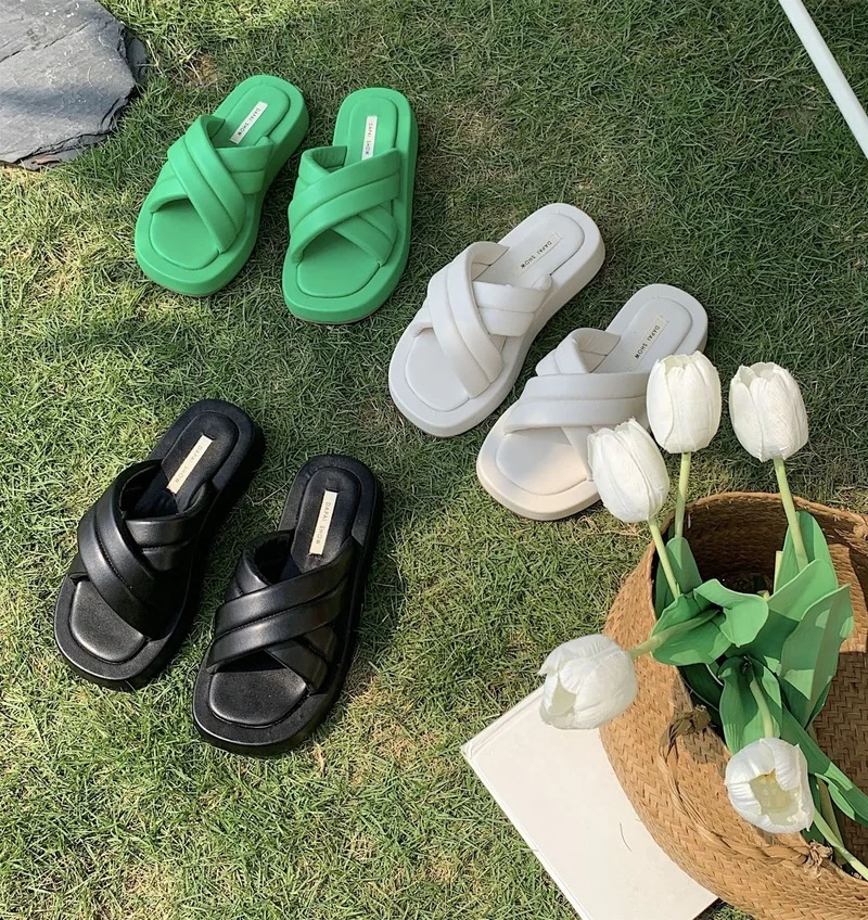 

green slippers, women's shoes, beach sandals, open toes, thick soled flat heels, beach slippers, high quality women's flip flops