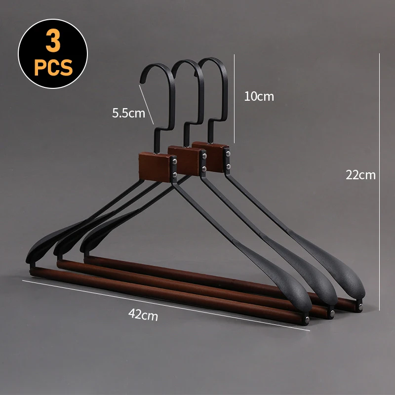 

Деревянная вешалка для одежды