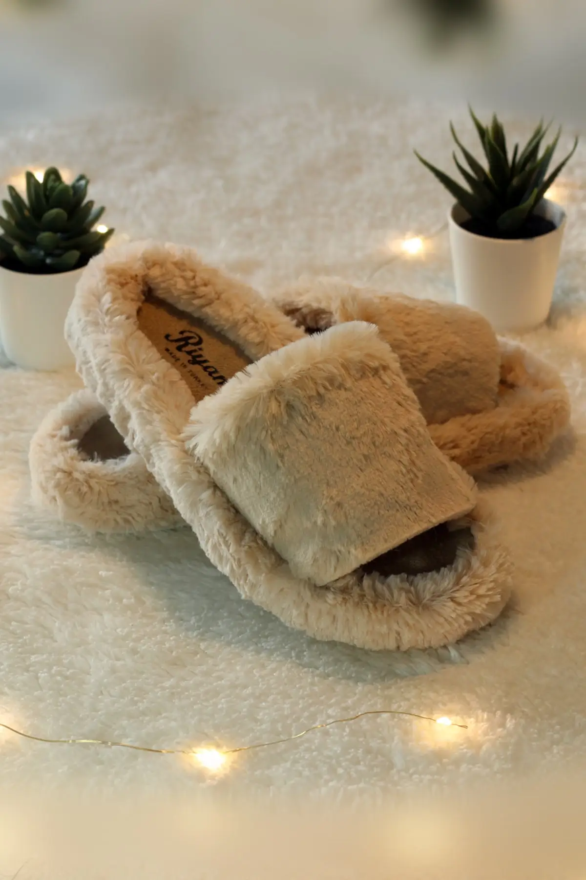 

House Slippers Women Cream Pile 2021- 2022 Autumn Winter Fashion