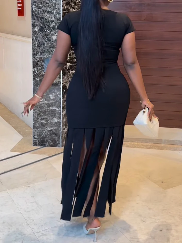 Женское летнее платье с круглым вырезом и кисточками