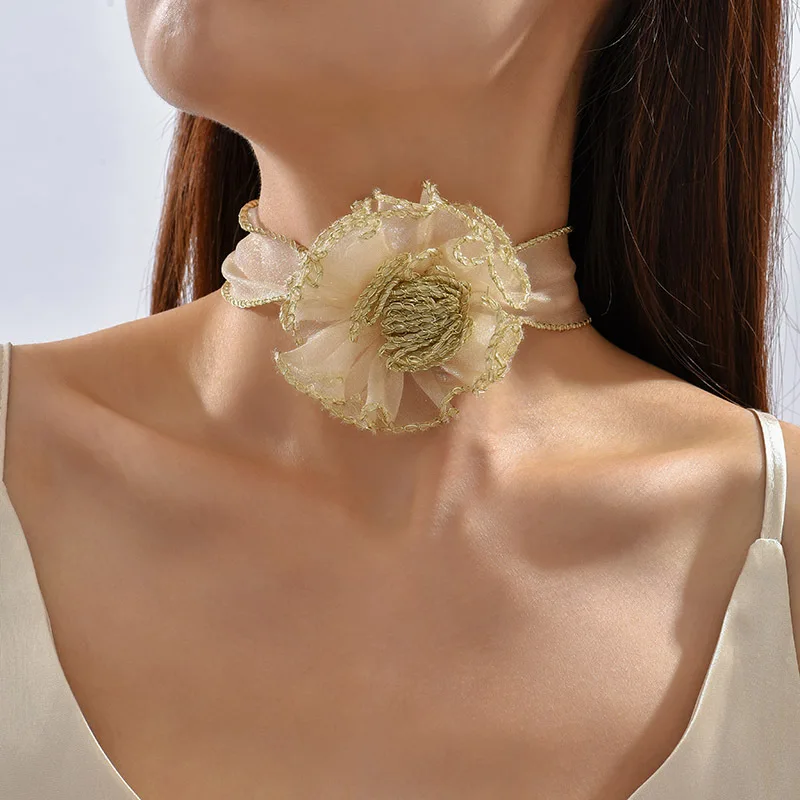 

New Exaggerated Temperament American Necklace Simple Casual Big Lace Flower Petal Choker Necklace for Women Jewelry