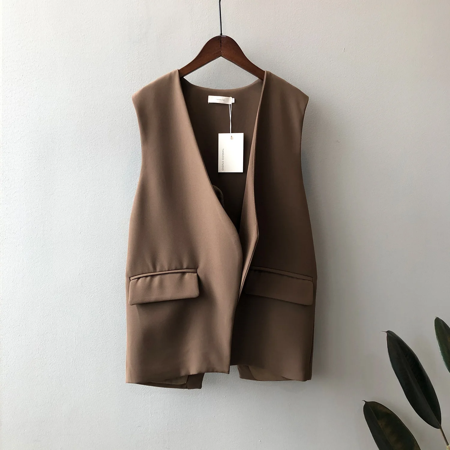 

SuperAen Suit Vest Female Spring Summer 2022 New Korean V-neck Sleeveless Loose Office Lady Split Vest Jacket