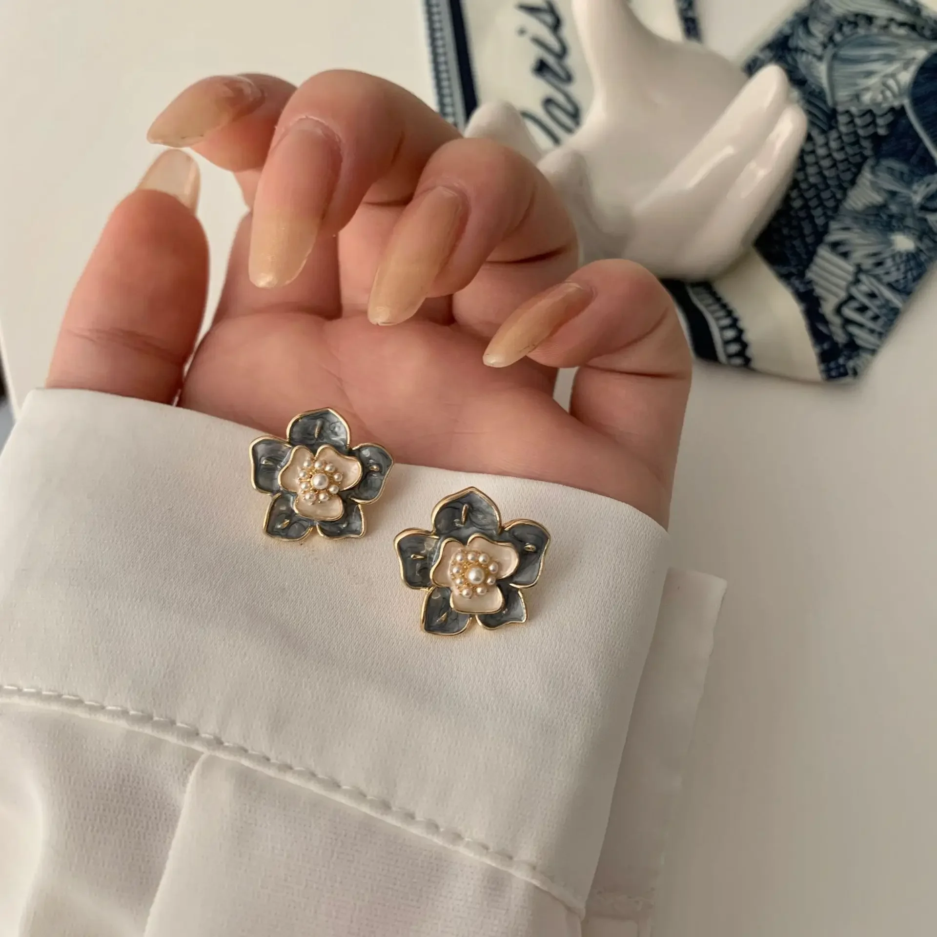 Новый корейский стиль Французский Капельное масло клипсы серьги с цветами без