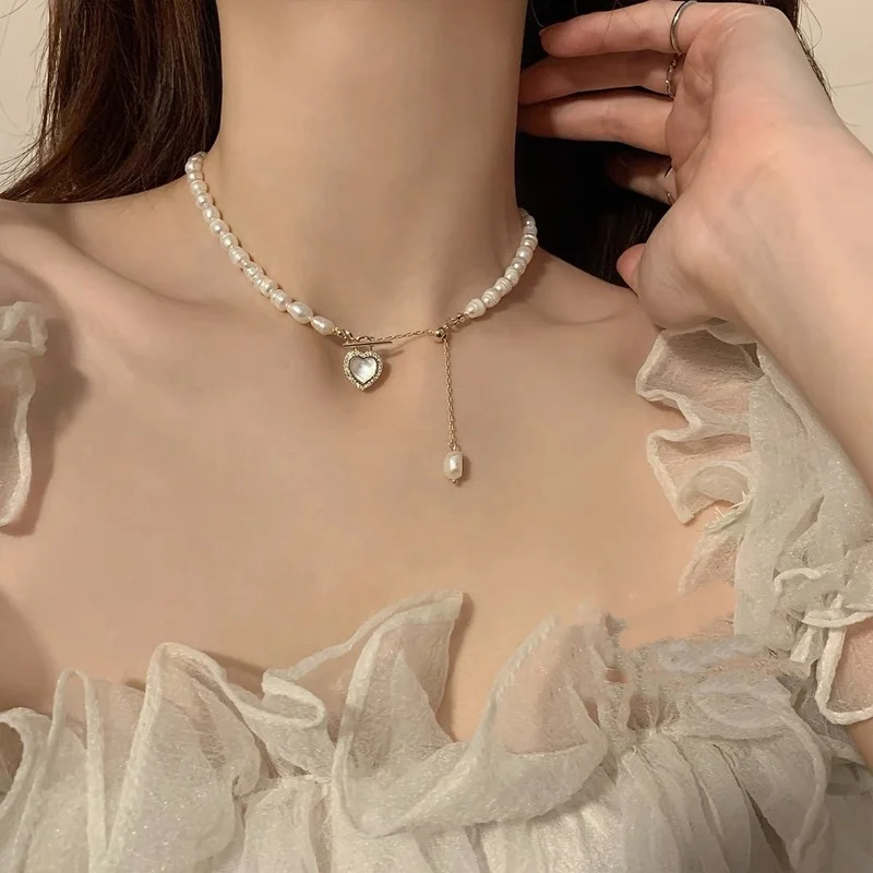 

Heart Woman Necklace Artificial Pearl Bridal Necklaces Chain Pendant Girls Jewelry Gold Color Trendy Kpop Alloy Steel Collares