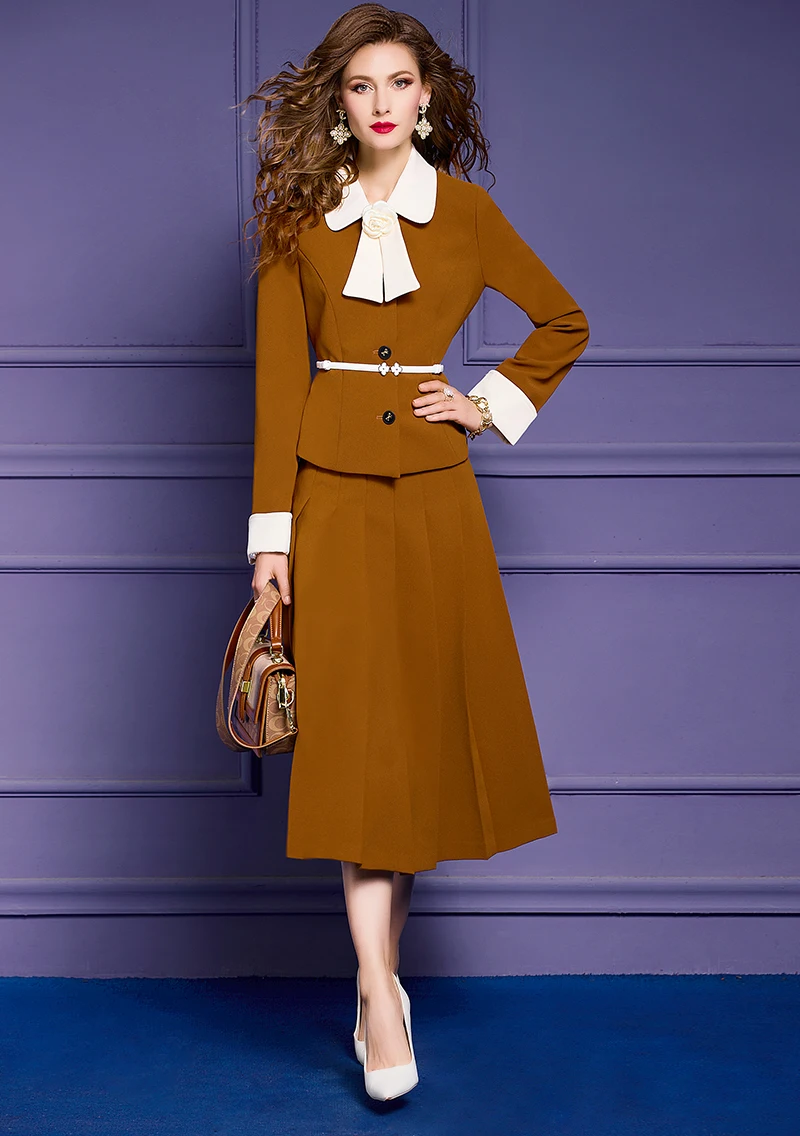 

Женский костюм-двойка из блейзера и юбки, Осень-зима