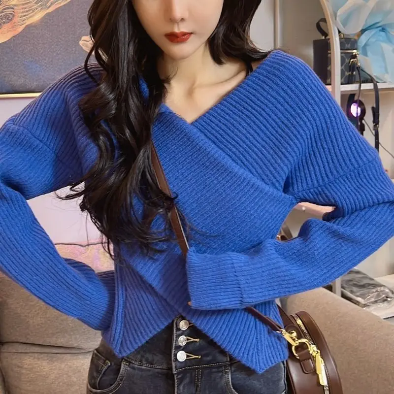 

Klein Blue Off Shoulder Sweater Women's Spring and Autumn Design Sense Small Cross Top Premium Unique Knitwear