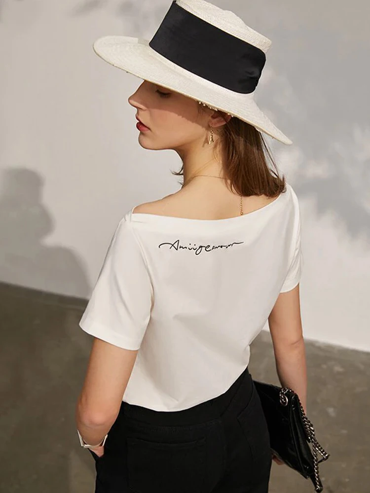 Женская футболка с вышивкой и буквенным принтом вырезом лодочкой - купить по