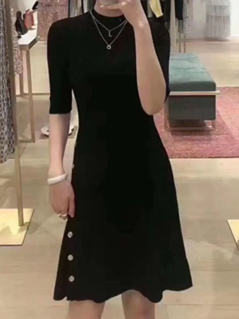 

Women Early Autumn Side Slit Buttons O-Neck Short Sleeve Knitted Mini Dress