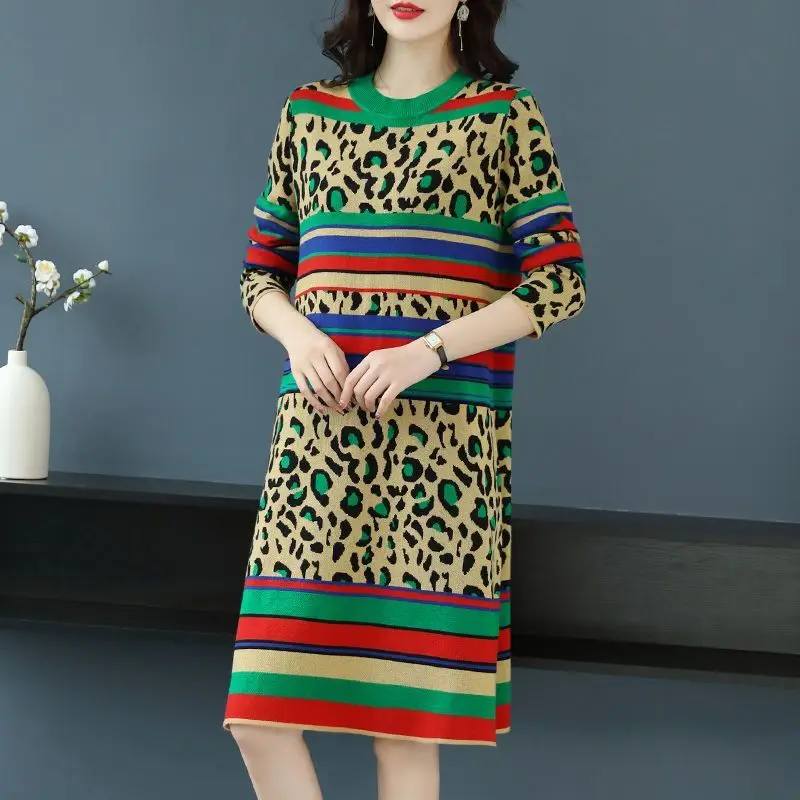 Винтажное трикотажное контрастное платье