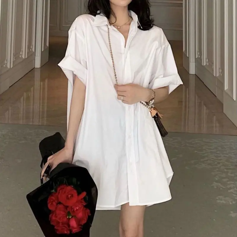 

Белая женская рубашка с коротким рукавом, летняя Корейская версия для студентов, свободная стройнящая Повседневная рубашка средней длины, рубашка-поло с коротким рукавом