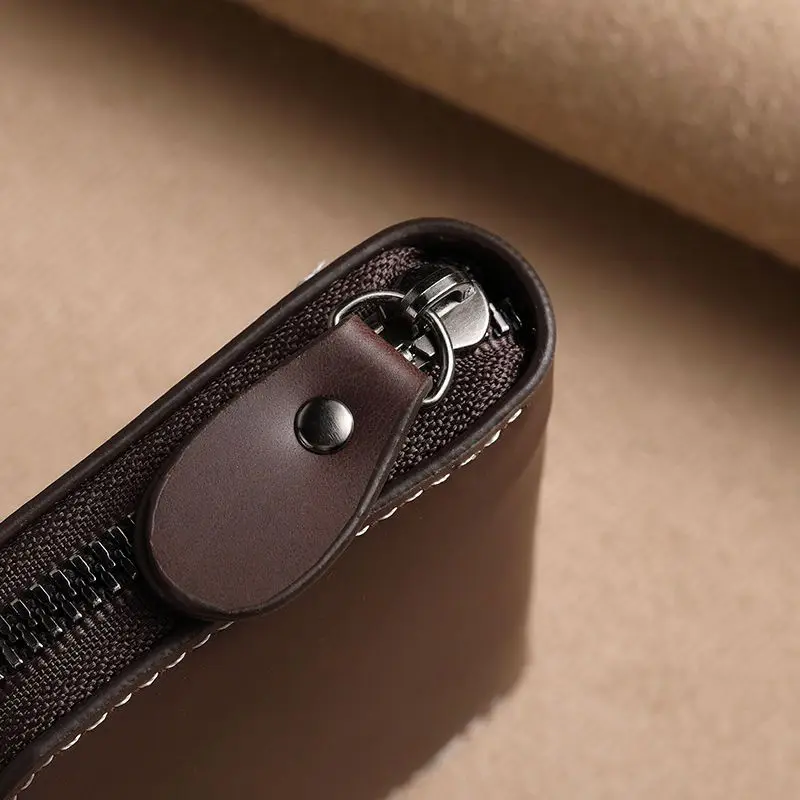 Мужской кошелек из мягкой кожи с несколькими отделениями для карт