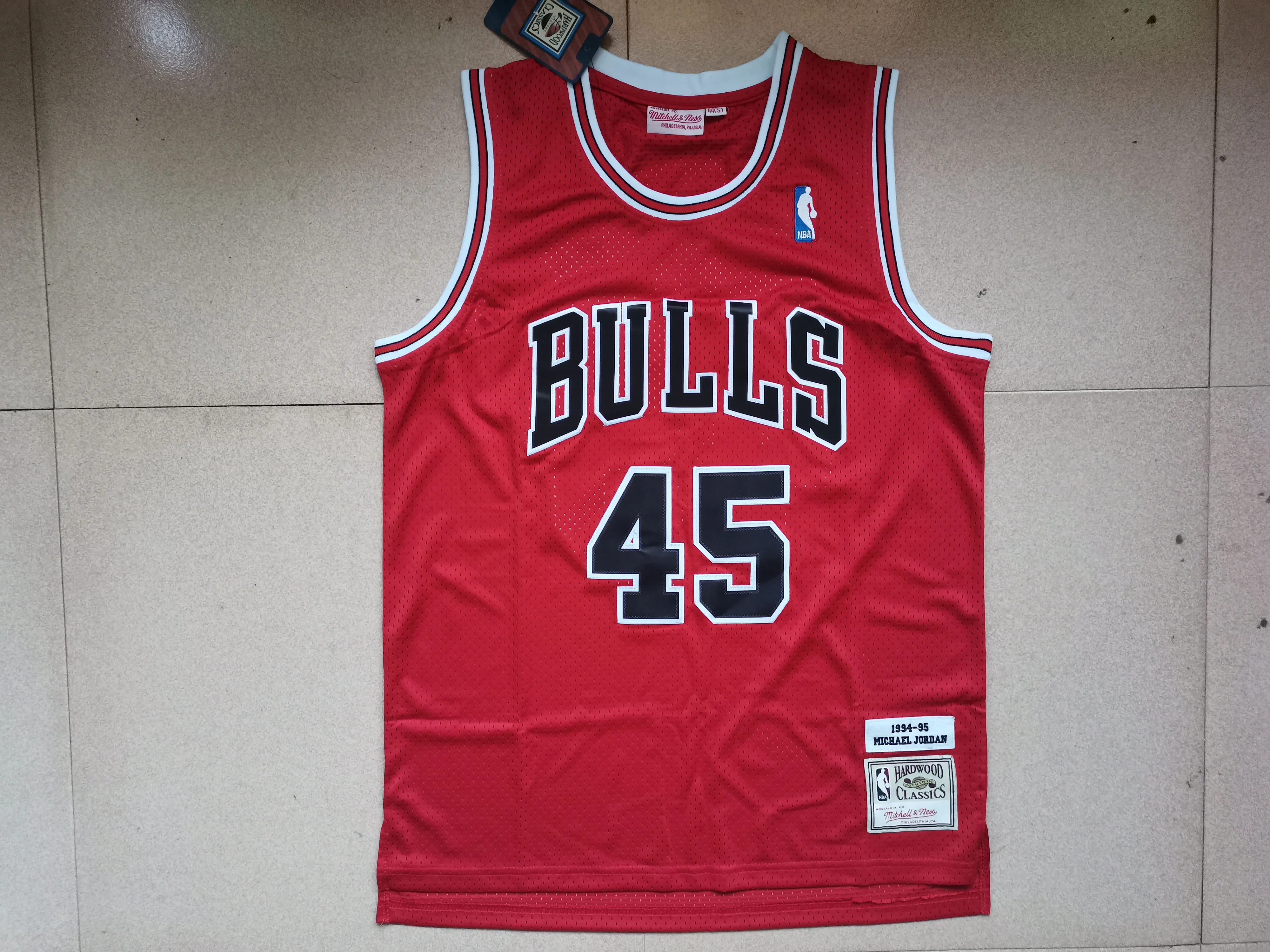 

Красная мужская баскетбольная форма Chicago Bulls № 45, спортивная мужская одежда, повседневный спортивный Быстросохнущий дышащий тренировочный топ