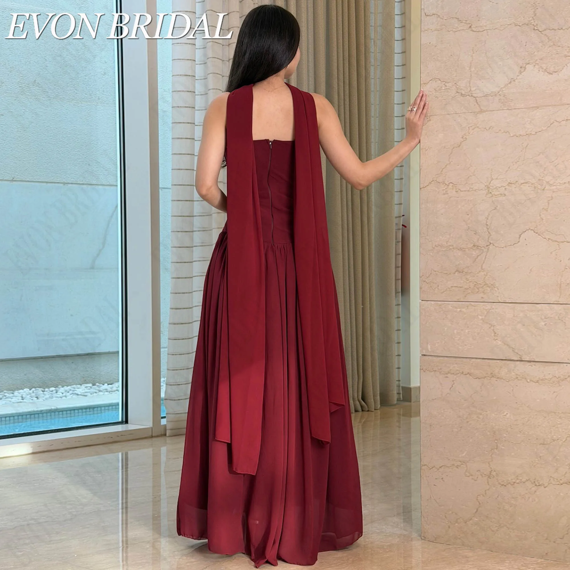 Фото EVON BRIDAL Изготовлено На Заказ Бретельный Шифон Силуэт Линии А Без Рук Бисерная Отделка Вечернее Платье Открытая Спина Низкая Талия Задняя Молния Летающая Шаль Бордовый Винтаж Изящное Праздничное Платье 2026 №2