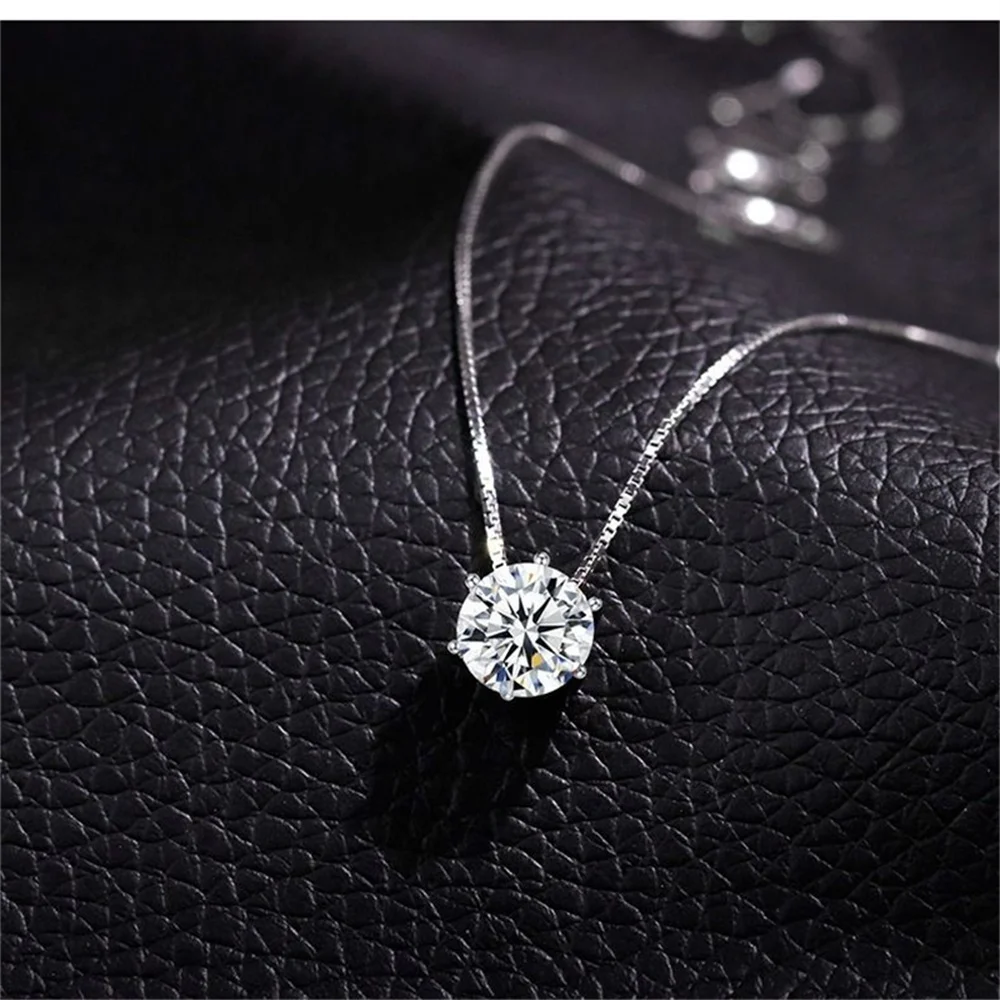 

2022 Korean Shinny Jewelry 925 Sterling Silver Plated Crystal Necklace Geometric Cubic Zirconia Round Pendant Necklace For Women
