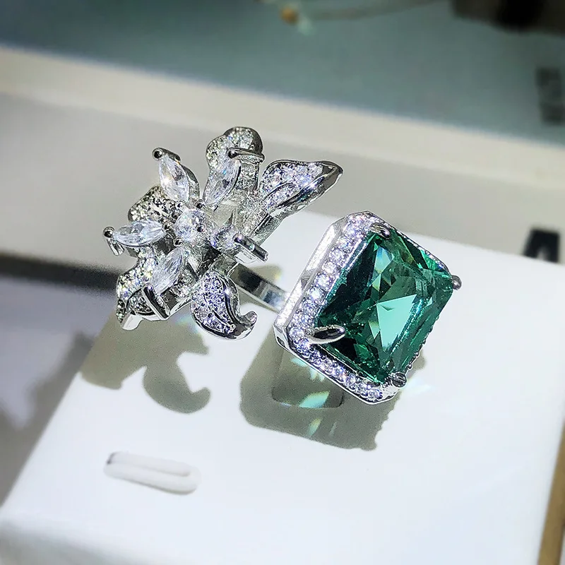 

NEW Fashion Asymmetric Flower Emerald Square Full Diamond Open Adjustable Couple Ring For Women Valentine's Day Gitf Jewelry