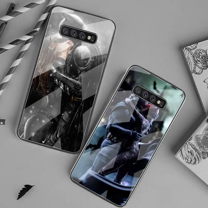 

Bandai DC Batman Catwoman Kissing Phone Case Tempered Glass For Samsung S20 Ultra S7 S8 S9 S10 Note 8 9 10 Pro Plus Cover