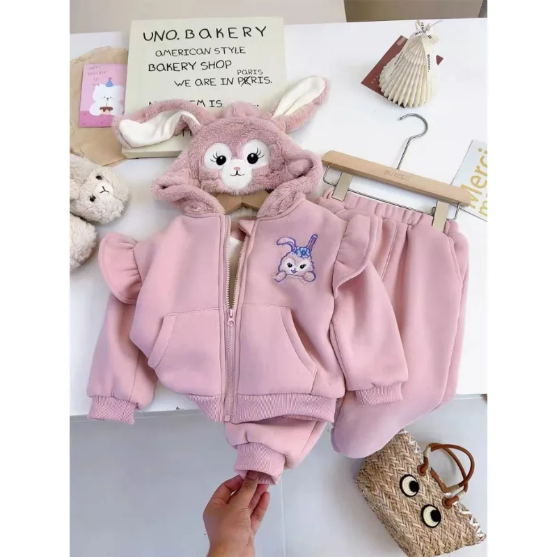 

Новинка Осень-зима 2023, плюшевый утепленный комплект Disney для маленьких девочек, детское модное пальто с капюшоном и мультяшным рисунком, ком...