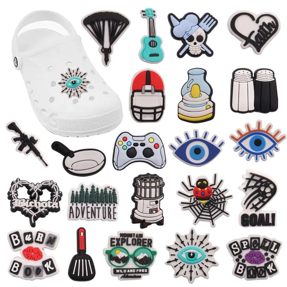 

Mix 50PCS PVC Croc Jibz Buckle Pan Eyes Guitar Gun Heart Spider Mountain Explorer Adventure Burn Book Hole Slipper Decoration