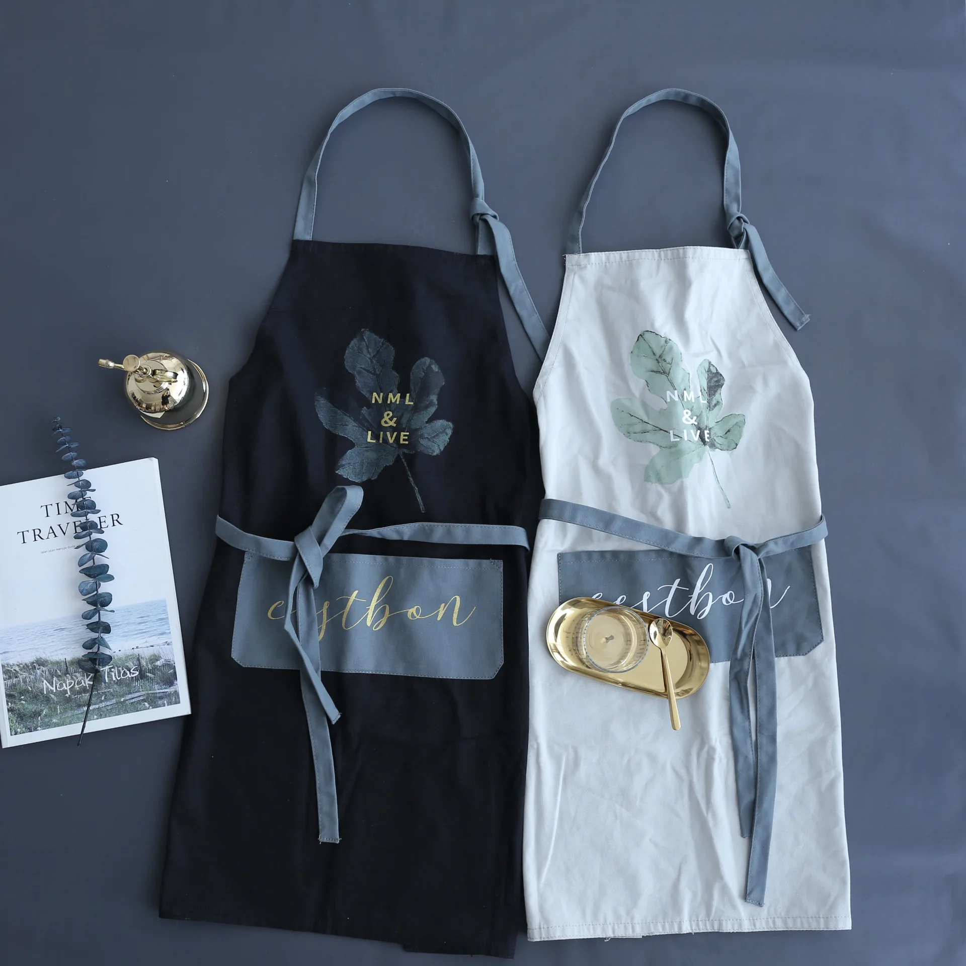 

Wholesale Simple Kitchen Hanging Neck Waterproof Oil and Dirt Proof Lovers Apron
