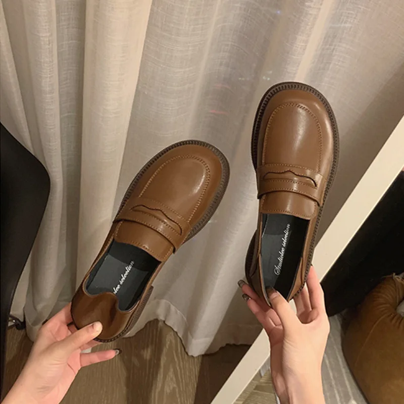 

Ladies Flat Shoes Loafers Patent Leather Solid Color Breathable Non-Slip Soft Sole Sneakers Women