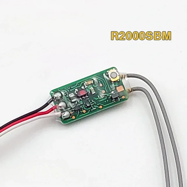 Высоковольтный выходной сигнал SBUS S-FHSS Ультрамикроприемник R2000SBM