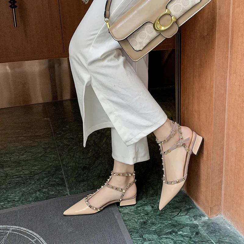 

Women's shoes rivet sandals women's 2022 summer new rivet shoes thick heel pointed toe medium heel shoes