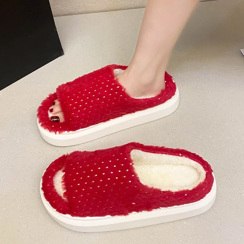 Женские зимние тапочки новинка 2024 плюшевые теплые комнатные легкие и удобные