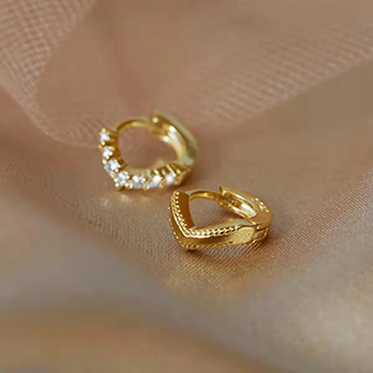 сережки для подростков Женские серьги в виде маленького клевера с цирконом 1 шт. 14