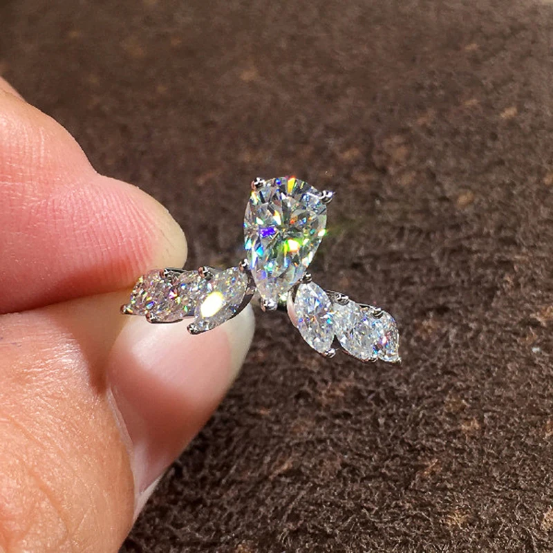

Huitan Novel Fancy Engagement Rings for Women Water Drop Marquise Crystal Cubic Zirconia Romantic Bridal Wedding Bands Jewelry
