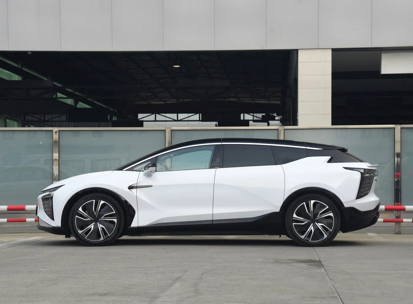 Новый дизайн Электромобиль нового энергопотребления б/у автомобиль для Gaohe Hiphix