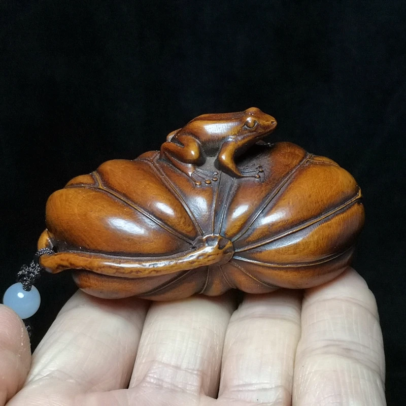 

YIZHU CULTUER ART L 7.6 CM Old Chinese boxwood hand carved Lotus leaf Frog Statue netsuke decoration Gift collectable