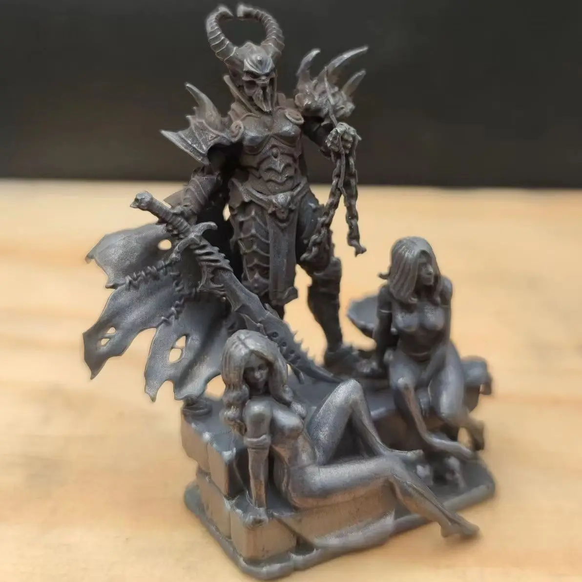 Черная твердая латунь аниме Скелет Самурай железная цепочка голой женщины Статуэтка ведомого элемента настольные украшения