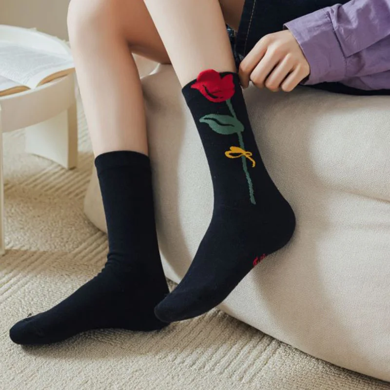 4 Pair Harajuku Fashion Cotton Socks Set Women Vintage Flowers Long Winter Socks Cute Funny Street Style Skateboard Leg Warmers