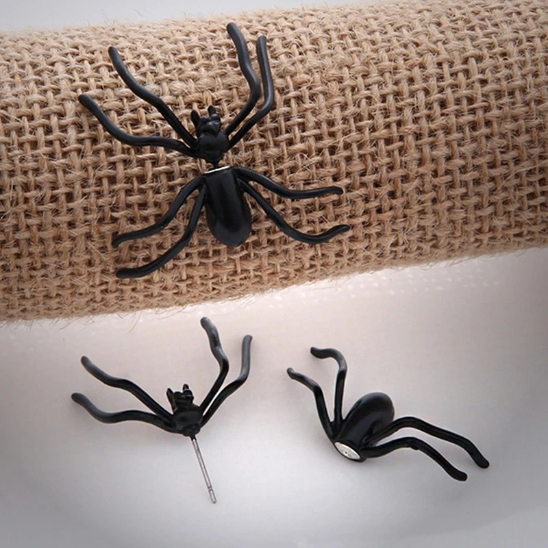 Женские серьги-гвоздики в стиле панк