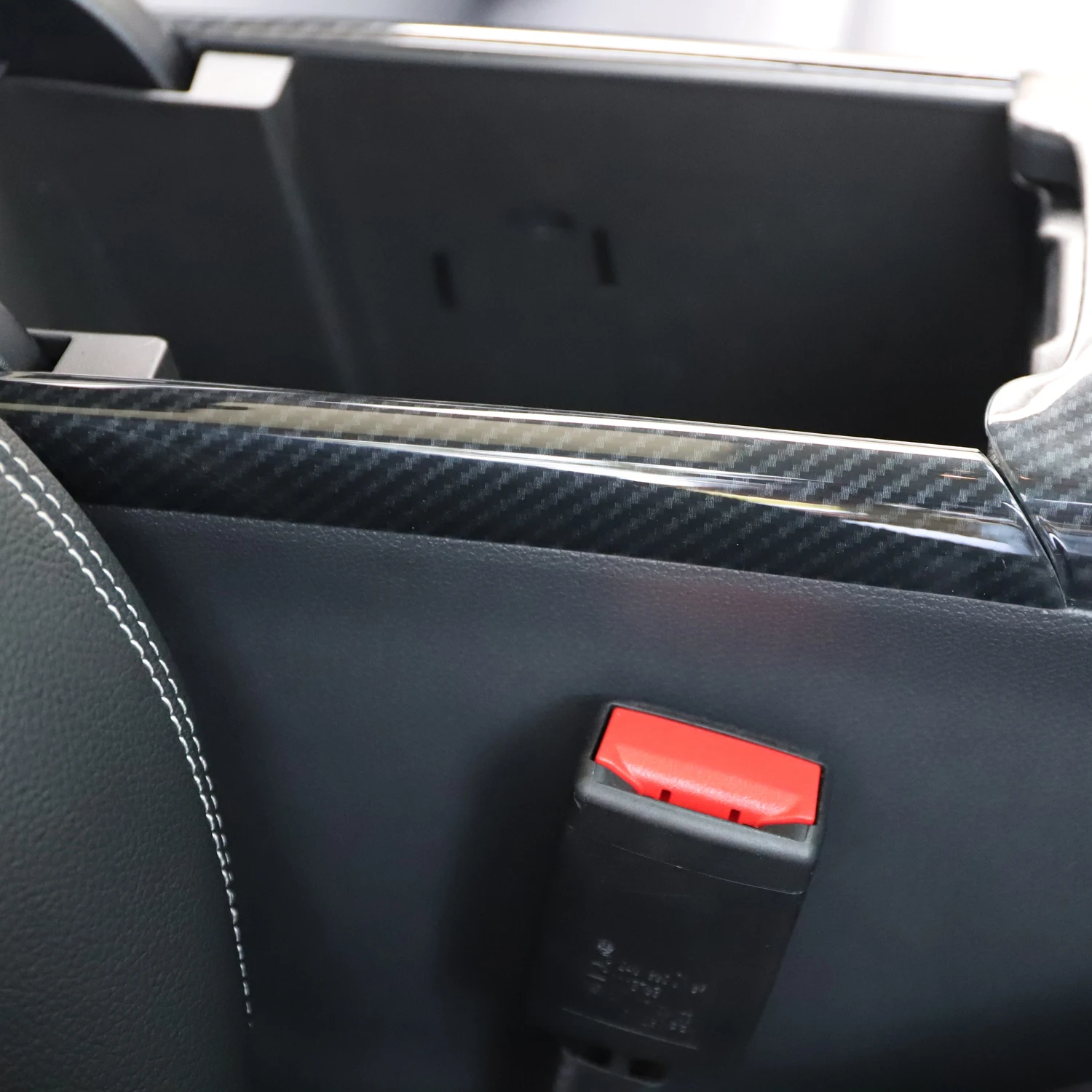 Фото Для Mercedes-Benz A-Class W176 2012-2018 CLA C117 2013-2019 салон автомобиля подлокотник рамка боковая молдинговая крышка ABS карбон черный №4